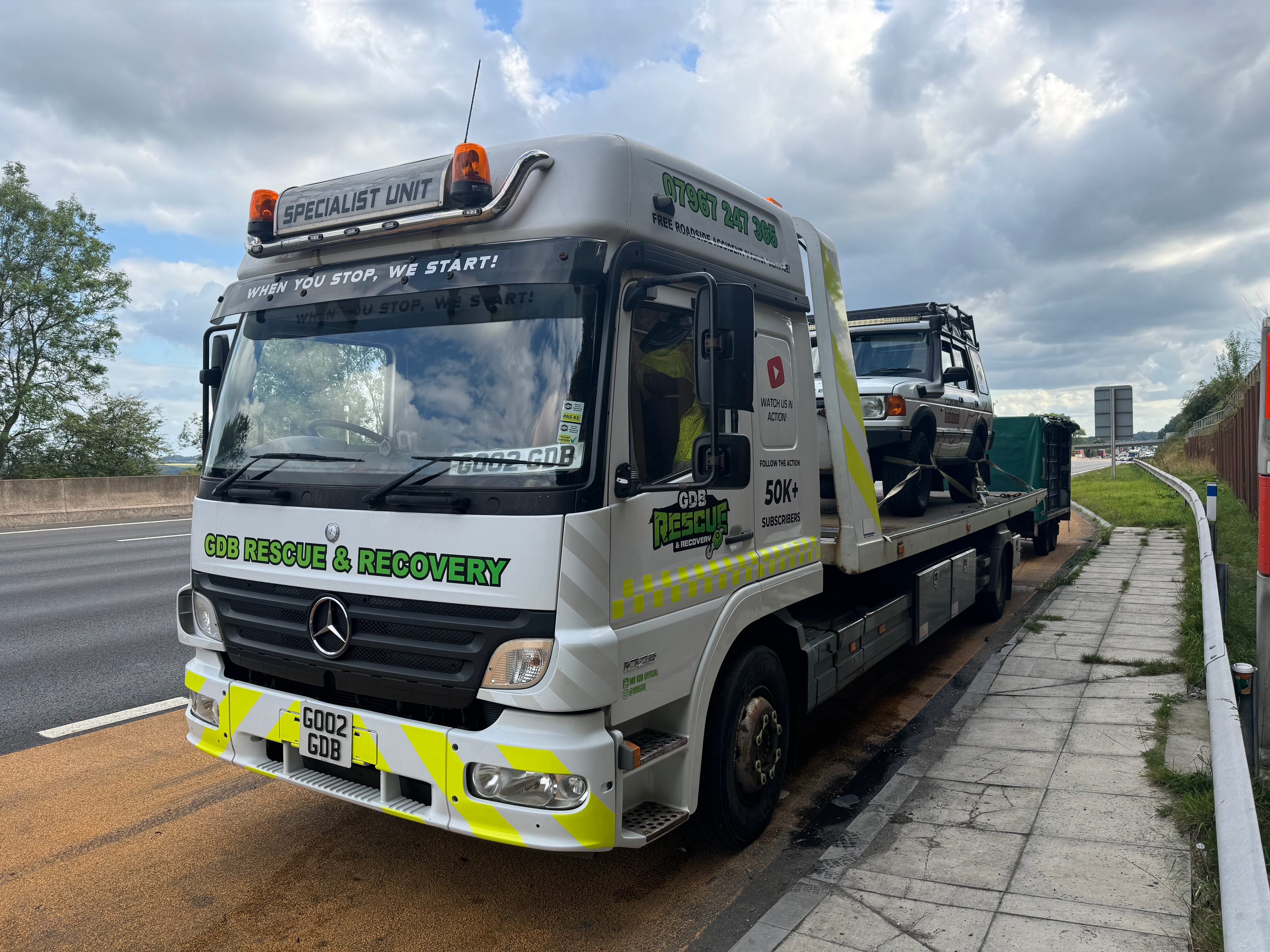 GDB Rescue & Recovery specialist unit on the M6 motorway